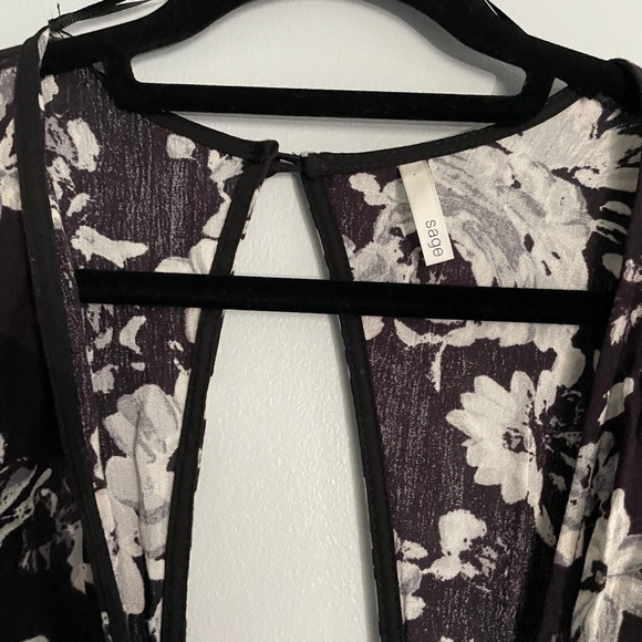 NWOT Shop M Boutique Romper - Picture 2 of 4